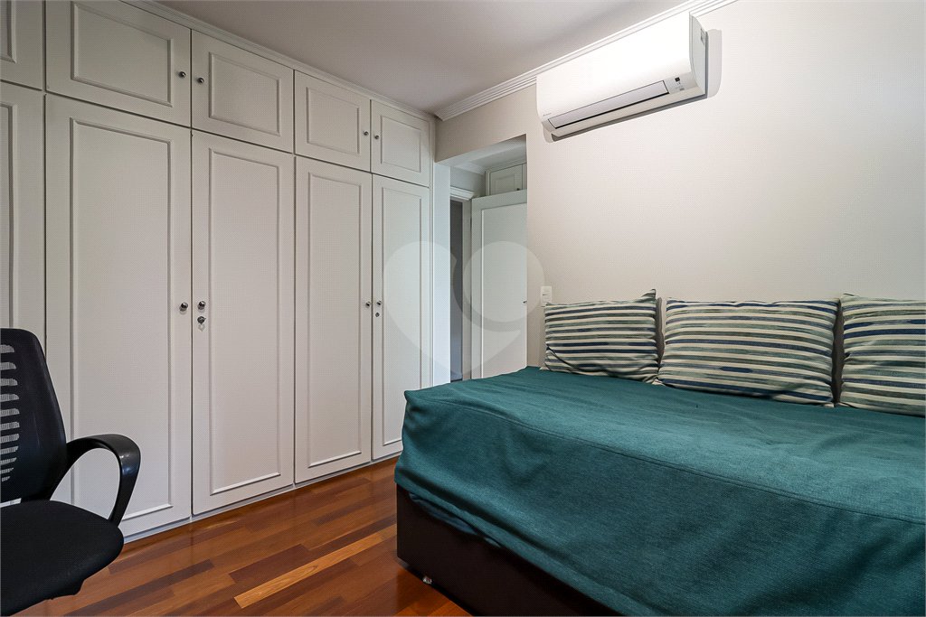 Apartamento à venda com 4 quartos, sendo 2 suítes, em Moema, São Paulo, SP