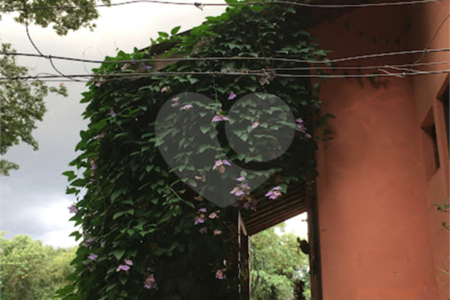 Casa à venda com 3 quartos, sendo 2 suítes, no condomínio Loteamento Haras El Passo, Mairiporã - SP