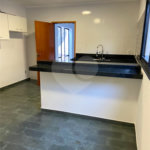 Casa à venda com 4 quartos, sendo 2 suítes,  no Centro, Serra Negra, SP