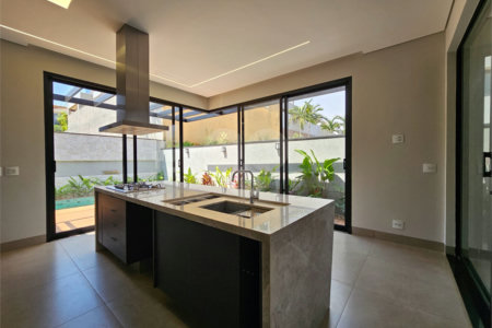 Casa à venda com 4 suítes no condomínio Residencial Terras de Siena, Ribeirão Preto - SP