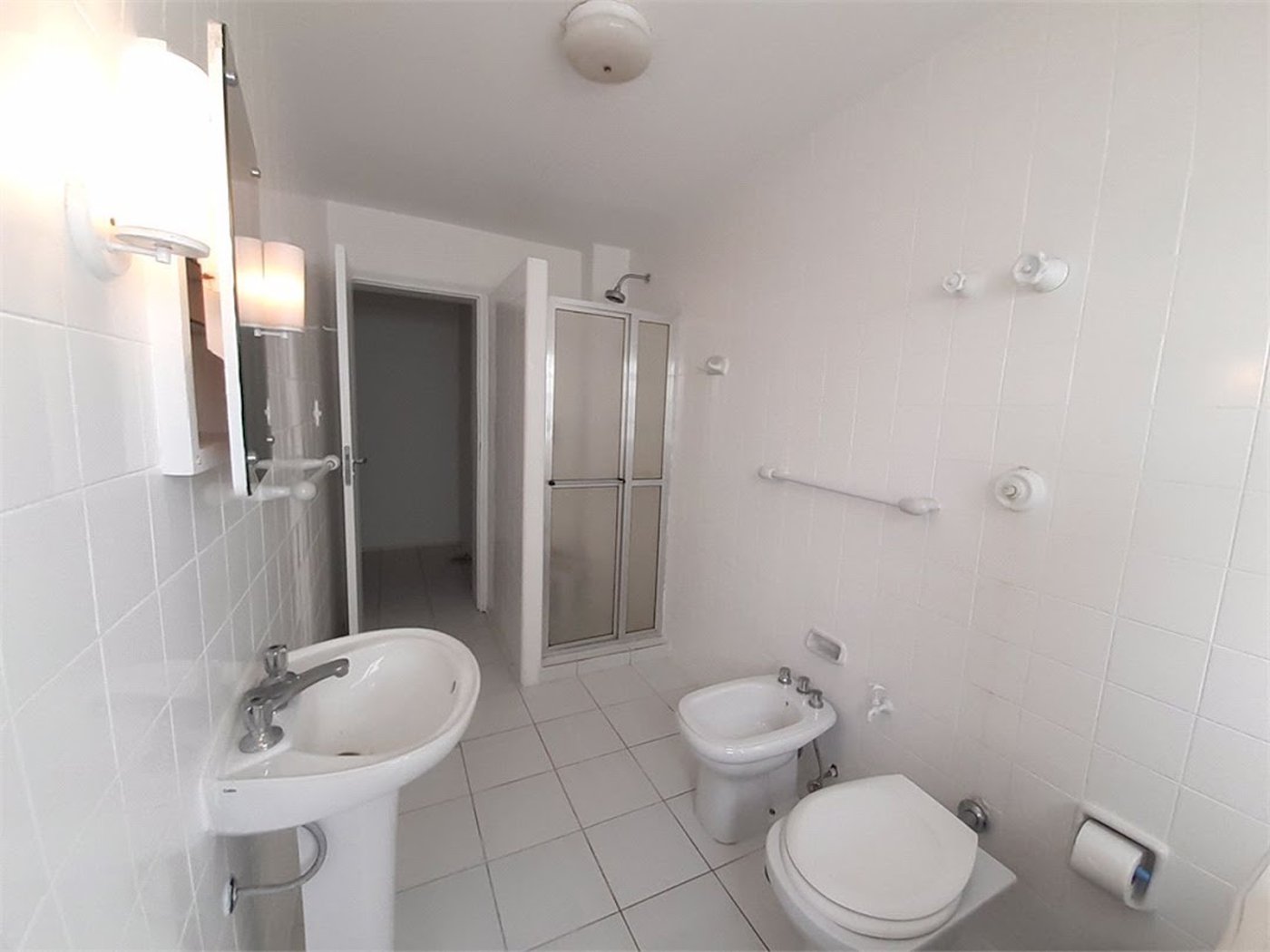 Apartamento Residencial à venda, Pitangueiras, Guarujá - AP0163.