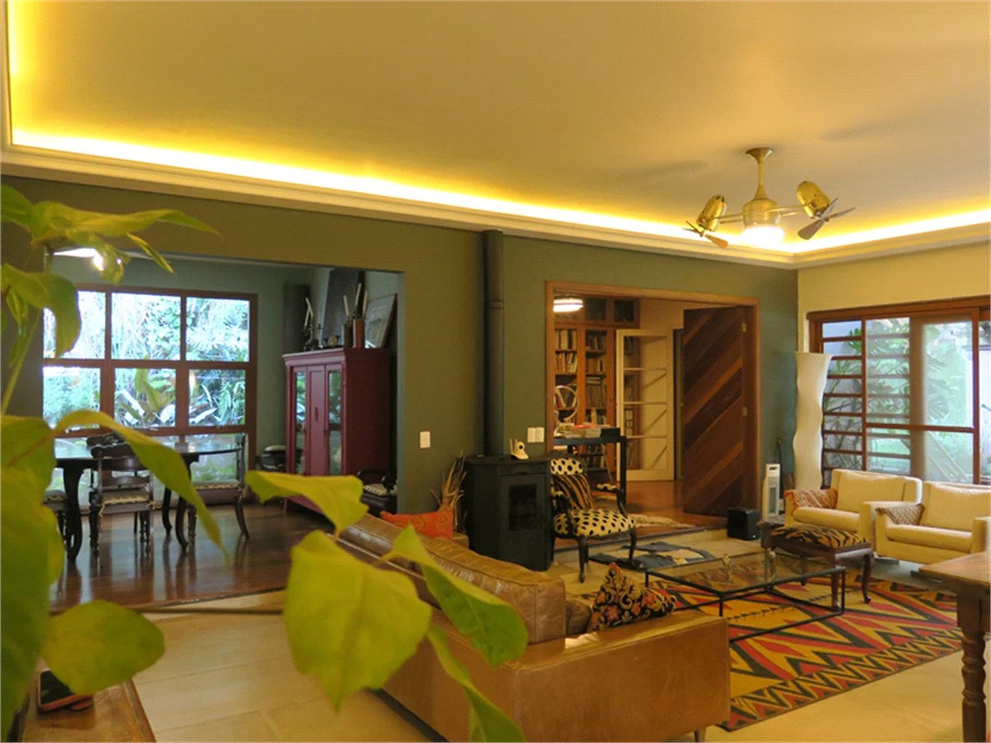 Casa Térrea à venda com 2 suítes em Real Parque, São Paulo, SP