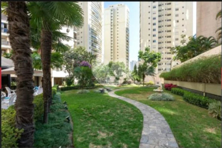 Apartamento à venda com 4 quartos, sendo 1 suíte, em Moema, São Paulo, SP
