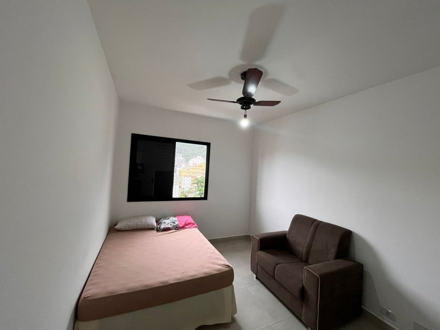 Apartamento com 2 dormitórios à venda, 65 m² por R$ 360.000,00 - Vila Júlia - Guarujá/SP