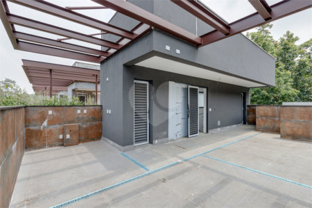 Casa à venda com 4 quartos, sendo 3 suítes, no condomínio Jardim Chapel, São Paulo - SP