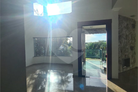 Casa à venda com 4 quartos, sendo 2 suítes, no condomínio Bosque de Grevilea, Vinhedo - SP