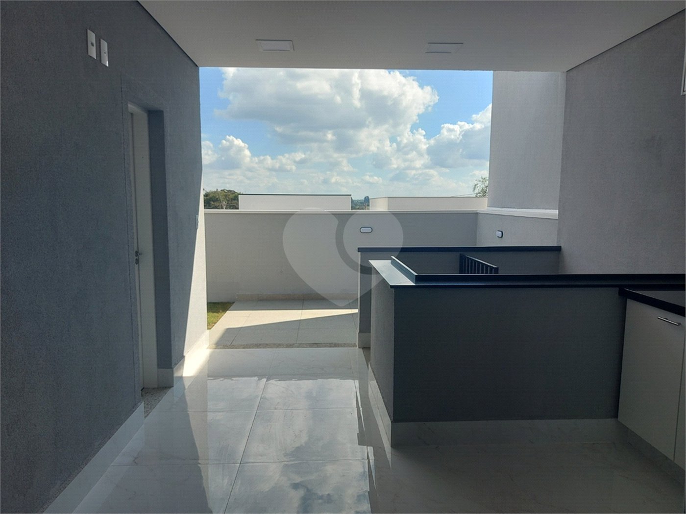 Casa à venda com 3 quartos, sendo 1 suíte,  no condomínio Gardenville, Itu - SP