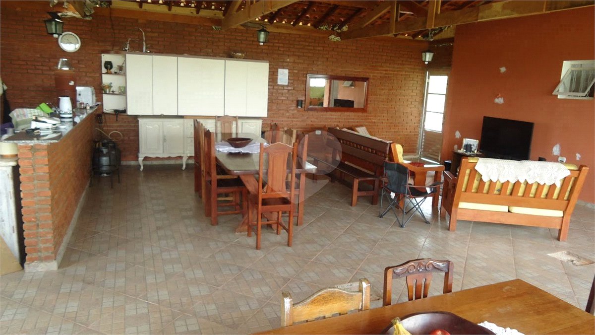 Chácara à venda com 3 quartos, sendo 1 suíte,  em Planalto Verde, São Roque, SP
