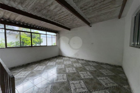 Sobrado à venda com 2 quartos em Vila Antonieta, São Paulo, SP