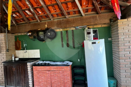 Casa à venda com 3 quartos, sendo 1 suíte, no Centro, Guararema, SP