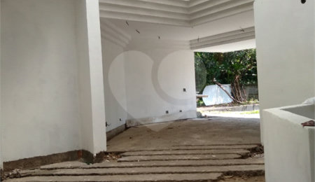 Sobrado à venda com 4 quartos, sendo 3 suítes,  em Morumbi, São Paulo, SP