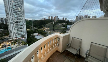 Cobertura à venda com 3 quartos, sendo 1 suíte,  em Vila Andrade, São Paulo, SP