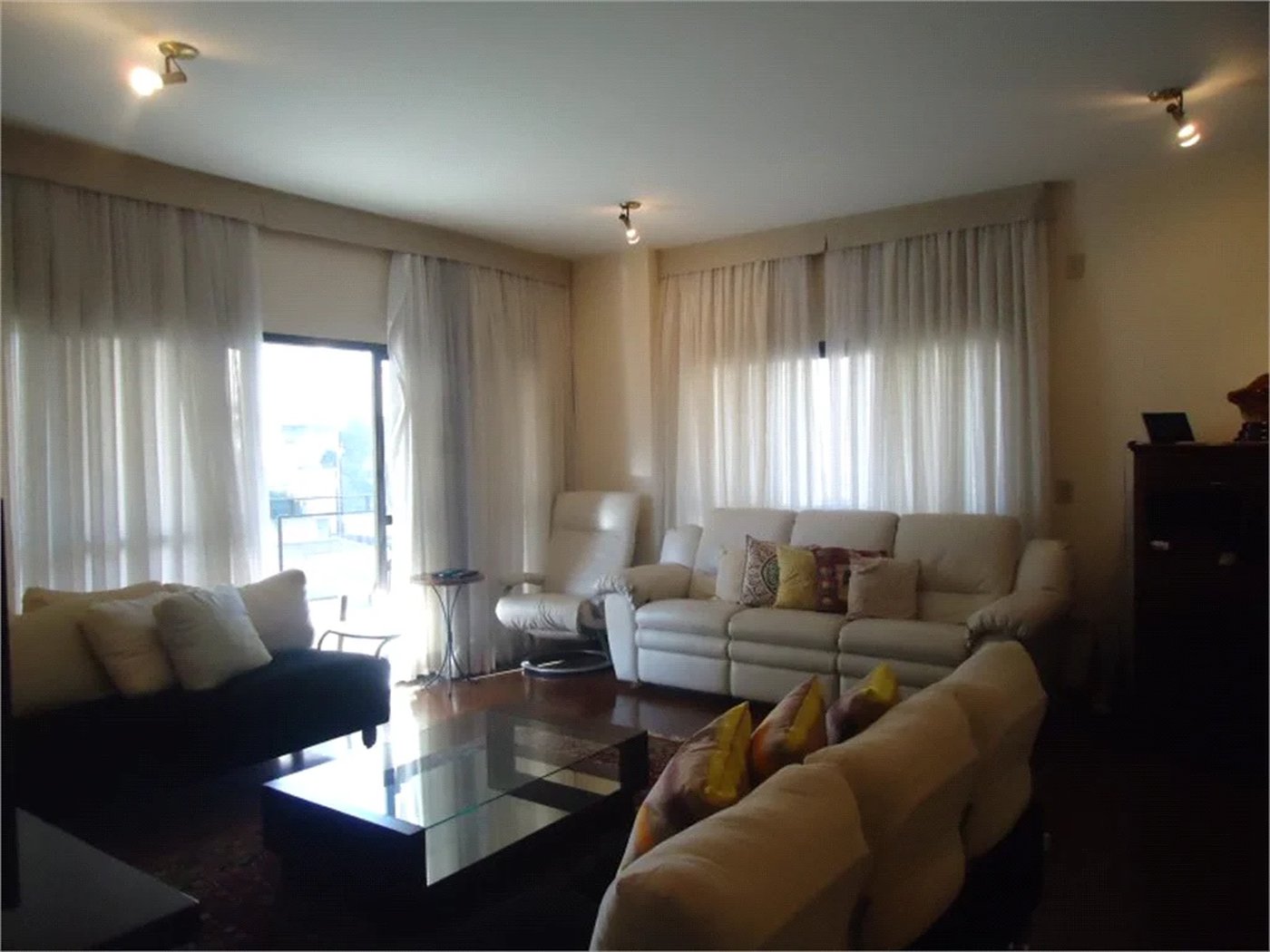 Apartamento à venda com 4 quartos, sendo 1 suíte,  em Vila Andrade, São Paulo, SP