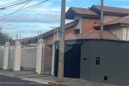 Casa à venda com 3 quartos, sendo 1 suíte,  em Jardim Santa Rosália, Sorocaba, SP