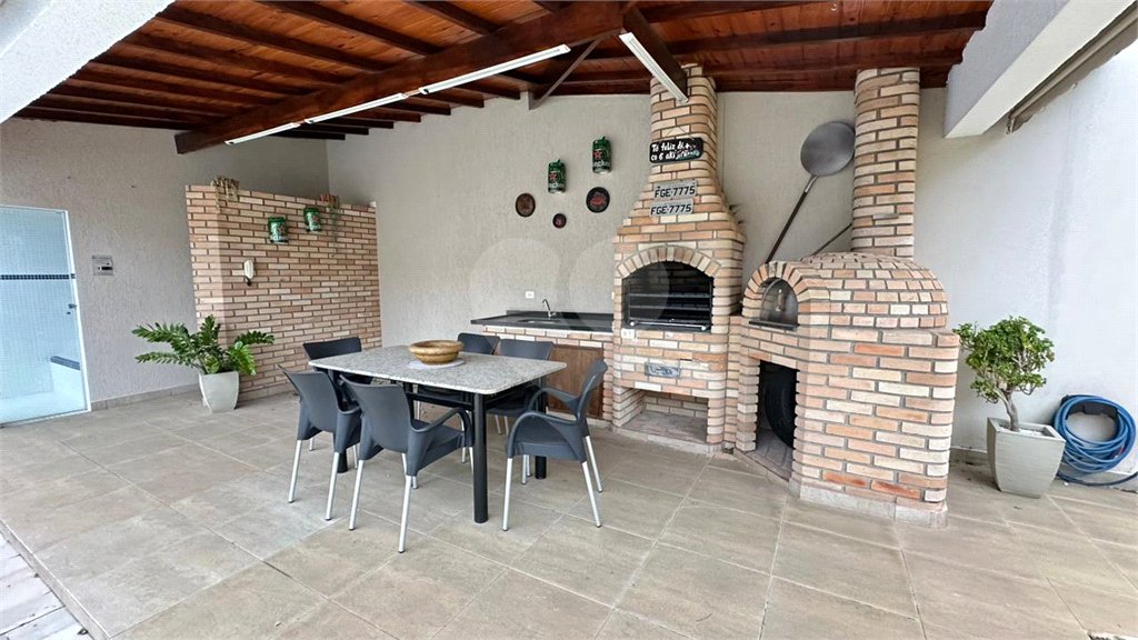 Casa à venda com 4 quartos, sendo 3 suítes, em Vila Galvão, Guarulhos, SP
