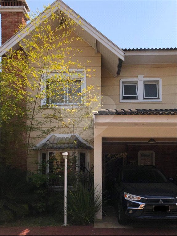 Casa à venda com 4 quartos, sendo 2 suítes, no condomínio Lake Louise, São Paulo - SP
