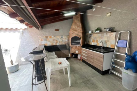 Sobrado à venda com 3 quartos, sendo 1 suíte,  em Vila Nova Cintra, Mogi das Cruzes, SP
