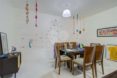 Casa à venda com 3 suítes em Chácara Monte Alegre, São Paulo, SP