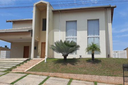Casa à venda com 3 suítes no condomínio Parque Residencial Shambala 3, Atibaia - SP
