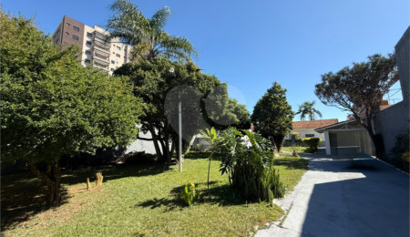 Casa Térrea à venda ou para alugar com 2 suítes em Alvinópolis, Atibaia, SP