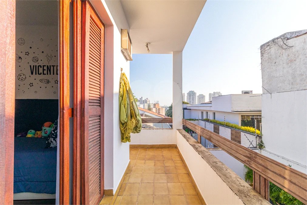 Sobrado à venda com 3 quartos, sendo 1 suíte, em Jardim Prudência, São Paulo, SP