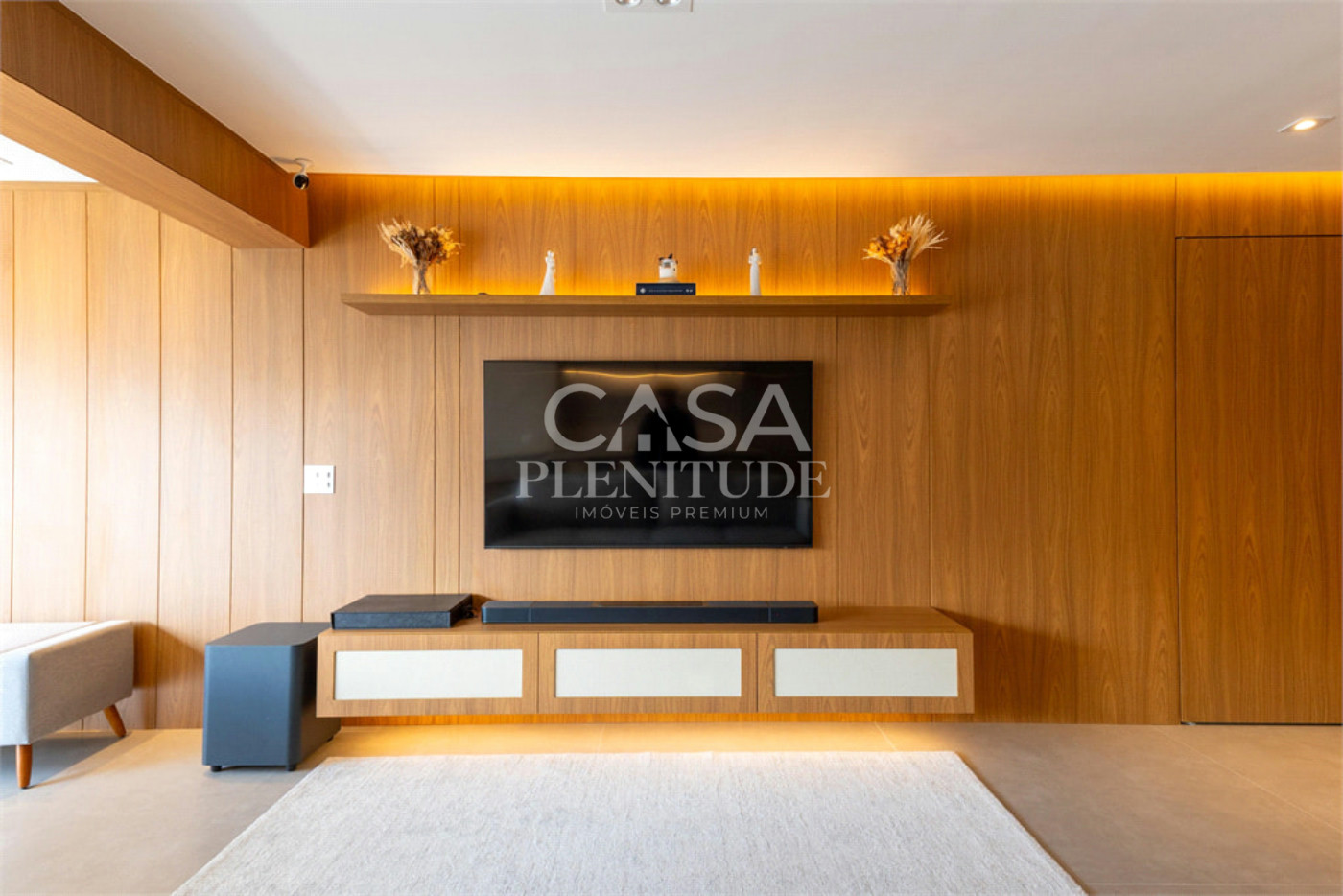 Apartamento à venda com 3 suítes em Moema, São Paulo, SP