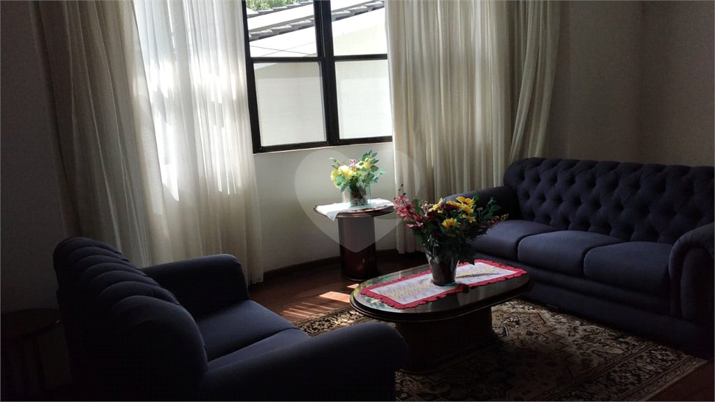 Sobrado à venda com 4 quartos, sendo 2 suítes, em Horto, São Paulo, SP