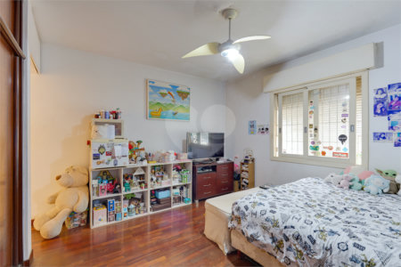 Sobrado à venda com 3 quartos, sendo 1 suíte,  em Alto da Boa Vista, São Paulo, SP