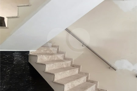 Casa à venda com 3 suítes no condomínio Residencial Jd. Floresta, São Paulo - SP
