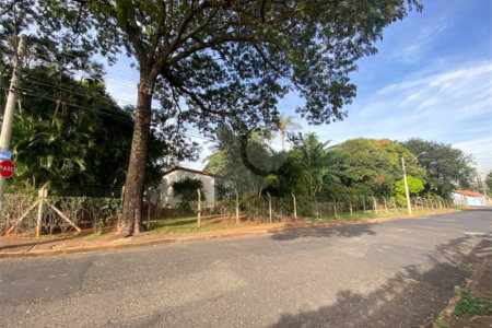 Terreno à venda com 1 suíte no Centro, Araraquara, SP