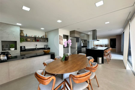 Casa à venda com 3 suítes no condomínio Villas do Golfe, Itu - SP