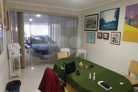 Casa à venda com 3 quartos, sendo 1 suíte, em Mirandópolis, São Paulo, SP