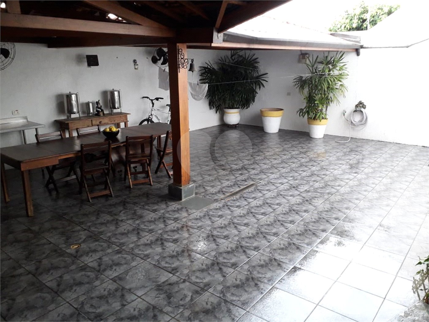 Sobrado à venda com 4 quartos, sendo 1 suíte, em Tremembé, São Paulo, SP