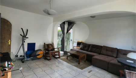 Sobrado à venda com 4 quartos, sendo 2 suítes, em Jardim Leonor, São Paulo, SP