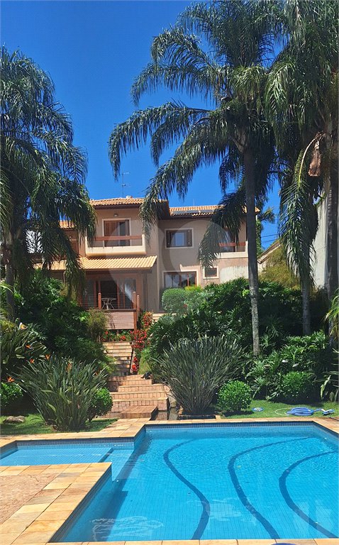 Casa à venda com 4 suítes no condomínio Osato, Atibaia - SP