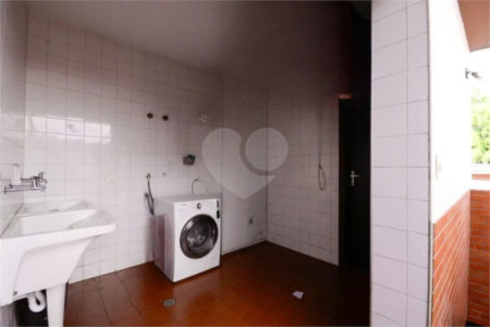 Casa com 4 Dormitórios sendo 1 suíte, com 3 Vagas