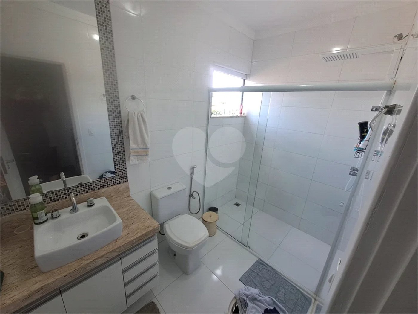 Linda Casa 3 dormitórios com piscina - R$ 950.000,00