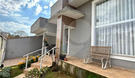 Casa à venda com 3 quartos, sendo 1 suíte,  em Residencial São Bernardo, Poços de Caldas, MG