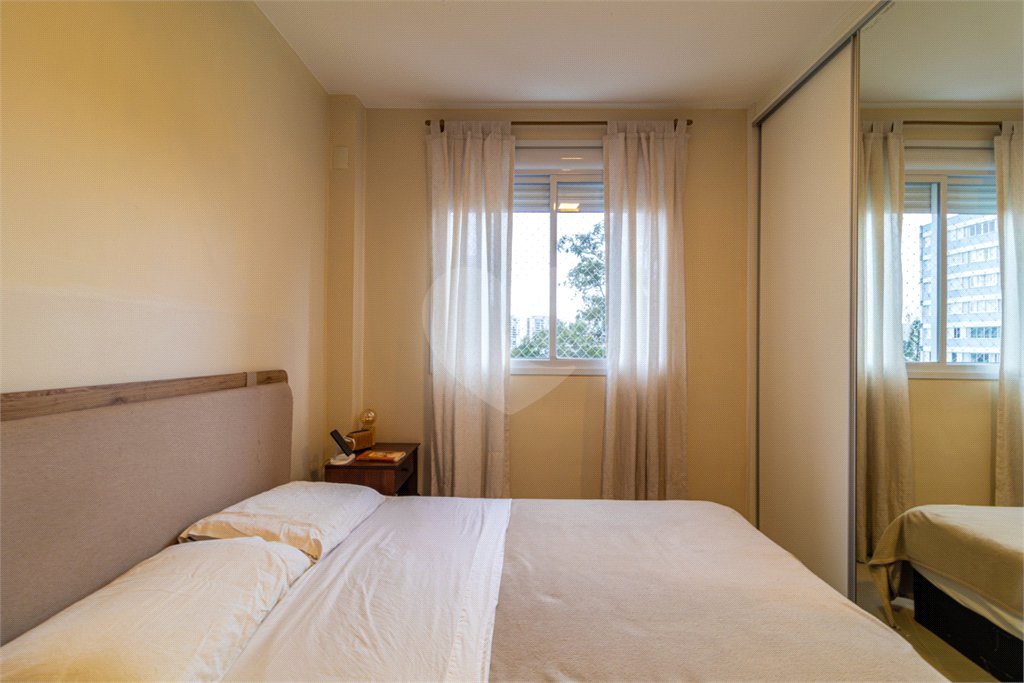 Apartamento à venda com 2 quartos, sendo 1 suíte,  em Santo Amaro, São Paulo, SP