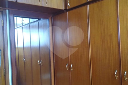 Casa à venda com 4 quartos, sendo 2 suítes, no condomínio Osato, Atibaia - SP