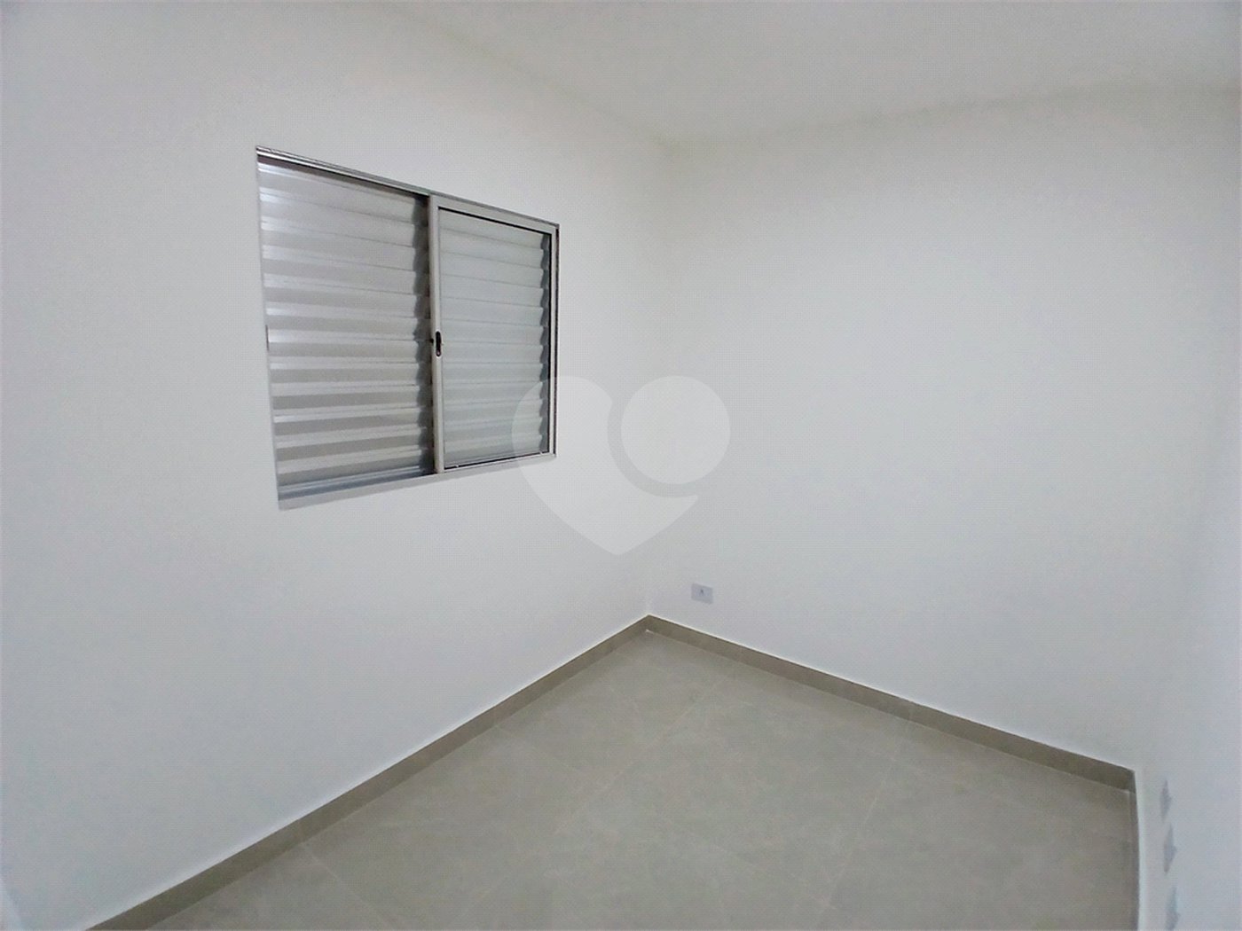 Casa à venda com 3 quartos, sendo 1 suíte,  no condomínio Res Saint Honoré, São Paulo - SP
