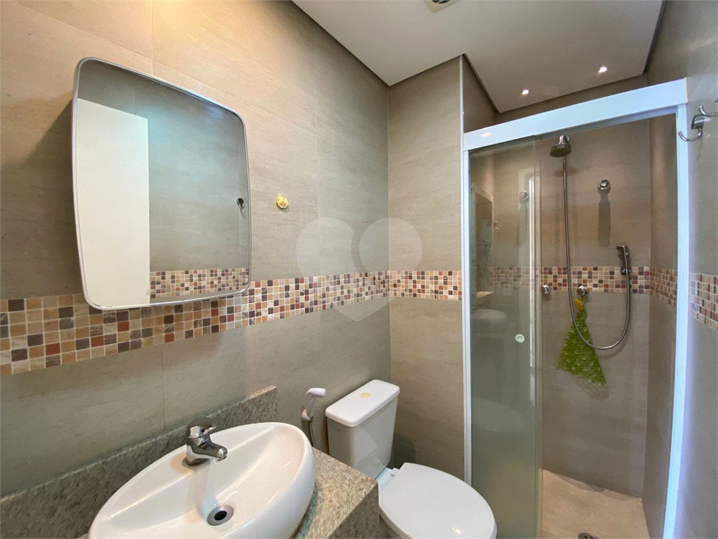 Apartamento à venda ou para alugar com 2 quartos, sendo 1 suíte, em Parada Inglesa, São Paulo, SP