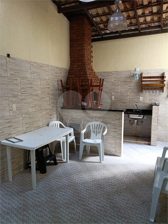 Casa à venda com 4 quartos, sendo 2 suítes,  em Vila Rei, Mogi das Cruzes, SP