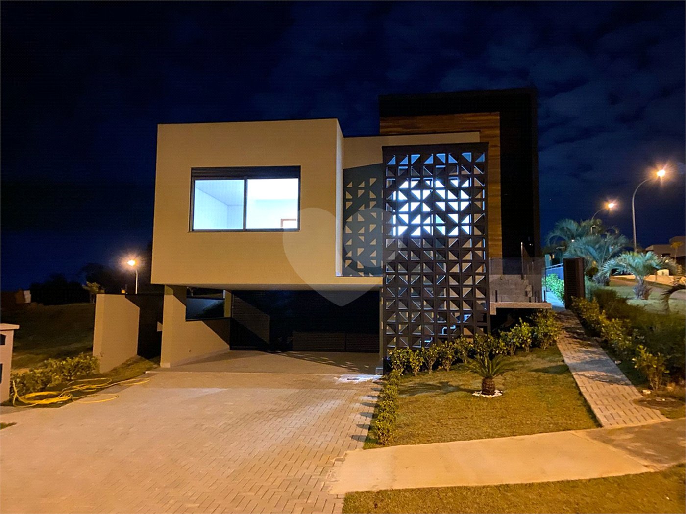 Casa à venda com 3 suítes no condomínio Alphaville Castelo, Itu - SP