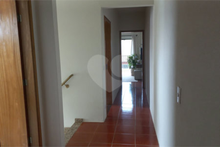 Sobrado à venda com 3 quartos em Jardim Bicão, São Carlos, SP