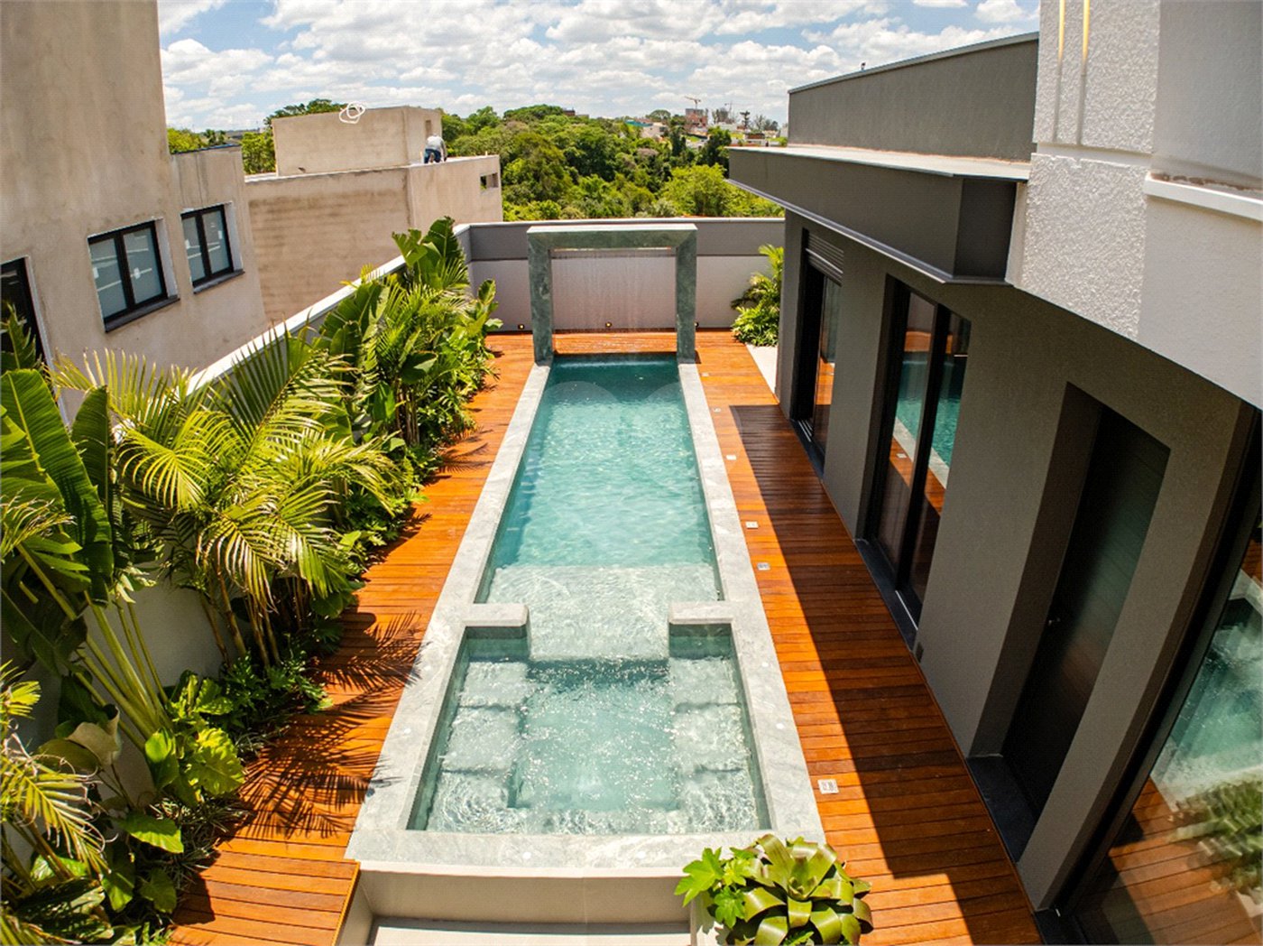 Casa à venda com 3 suítes no condomínio Villa dos Pinheiros, Indaiatuba - SP