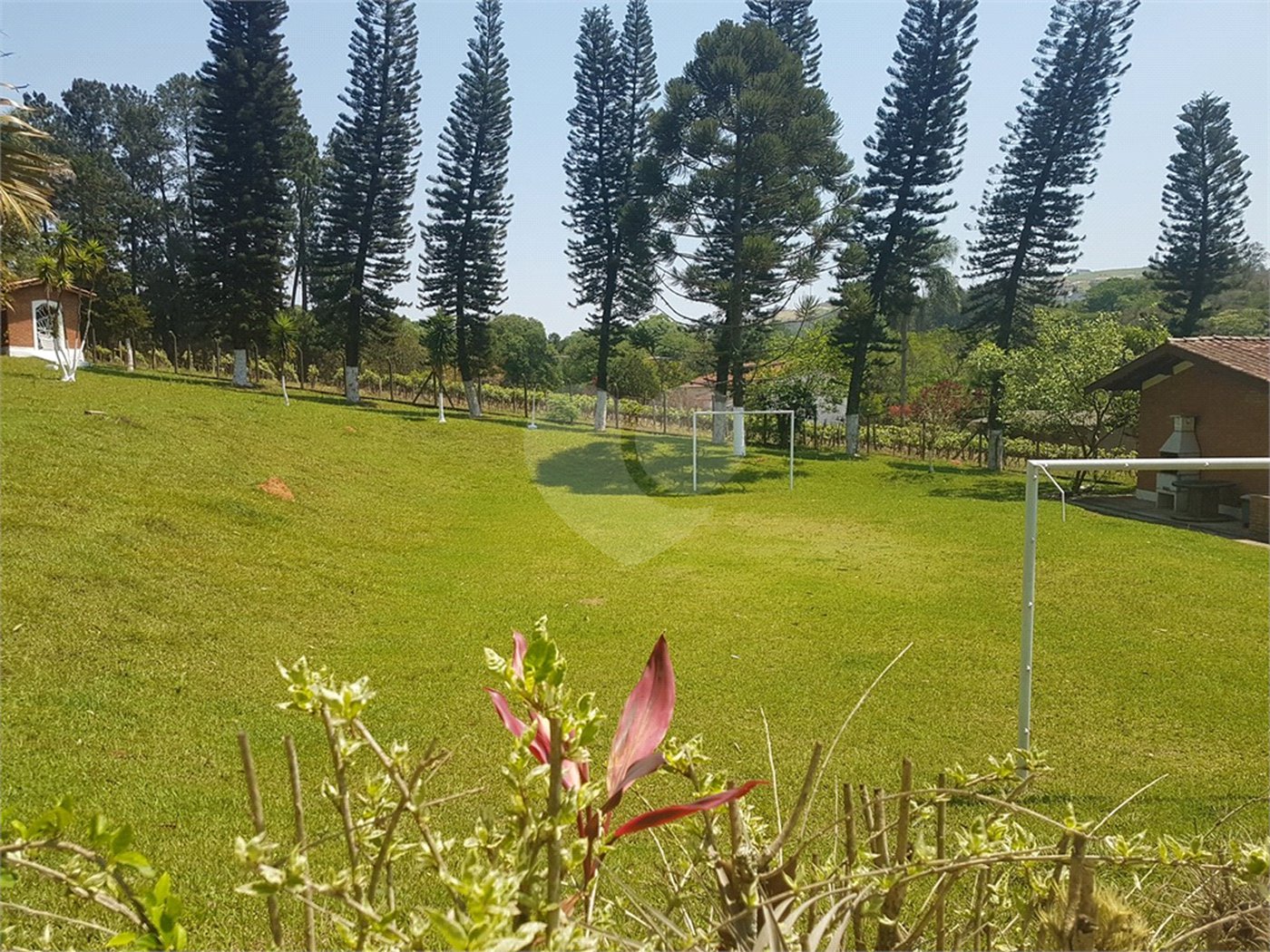 Hotel à venda com 14 quartos, sendo 13 suítes, em Rainha, Louveira, SP