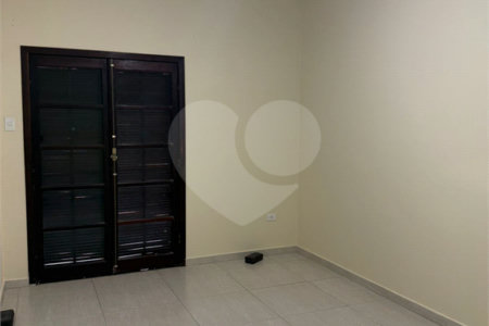 Casa à venda com 3 quartos, sendo 1 suíte, em Chácara Primavera, Suzano, SP