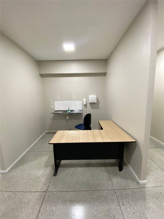 Salão Comercial para alugar em Vila Romanópolis, Ferraz de Vasconcelos, SP