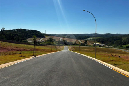 Terreno à venda no condomínio Tamboré, Jundiaí - SP
